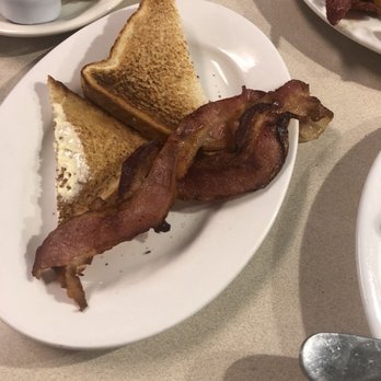 Deluxe Diner - Cafes Near Me - Newark, New Jersey