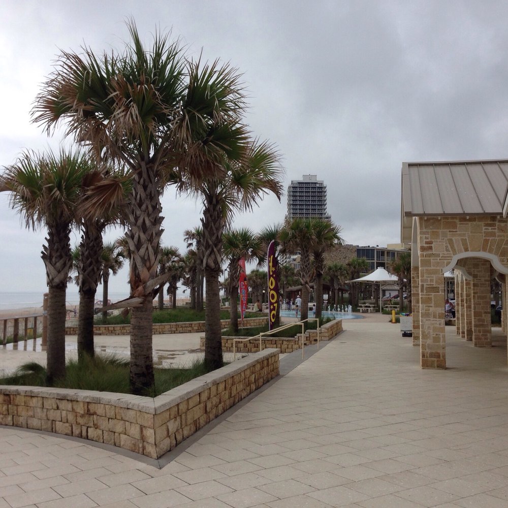 Andy Romano Beachfront Park - Beach to the left, concession on the right - Parks Near Me - Ormond Beach, Florida
