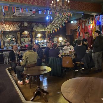 Comptons - Second floor - Gay Bars Near Me - London, XGL