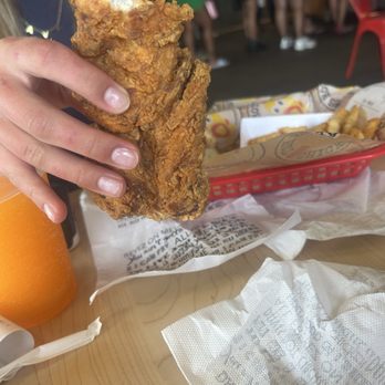 Dave's Hot Chicken - Huge Chicken Fingers - Chicken Shop Near Me - Chesterfield, Missouri Dave's Hot Chicken - Huge Chicken Fingers - Chicken Shop Near Me - Chesterfield, Missouri