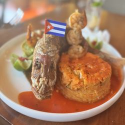 Mambo Cuban Restaurant & Lounge Harrison - Fried Snapper