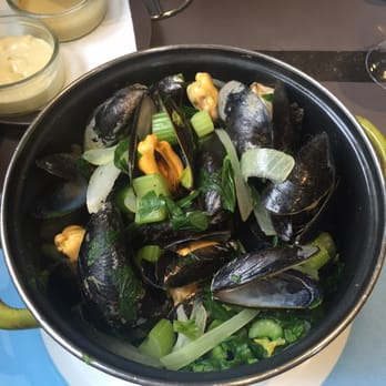 Au Saint d'Hic - Cafes Near Me - Brussels, BRU Au Saint d'Hic - Cafes Near Me - Brussels, BRU