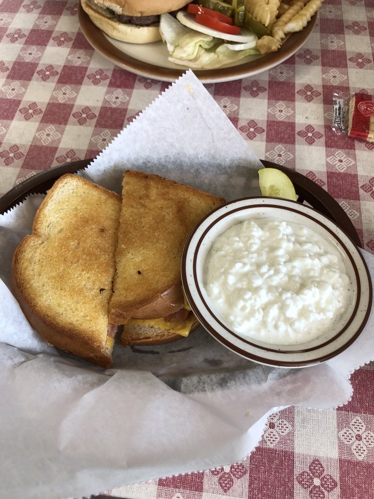 HAIGLER COUNTRY CAFE Updated October 2024 11 Reviews 106 W