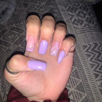 KK Nails & Spa - uneven, too thick, the marble is barley noticeable in person - Nail Salons Near Me - Red Bluff, California