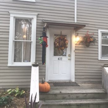 Brickside Beds - Brickside Beds is ready for you and your family to come visit! - Bed & Breakfast Near Me - Emporia, Kansas