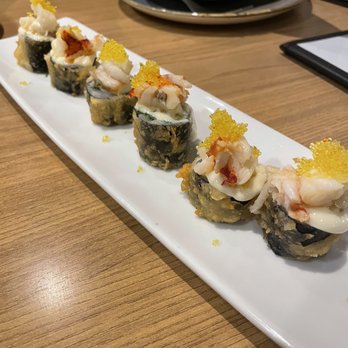 Surf Restaurant - Warmed butter lobster roll - truffle Mayo was a bit strong for my personal preference but I'd give it a try if sushi is your thing! - Seafood Near Me - Woburn, Massachusetts Surf Restaurant - Warmed butter lobster roll - truffle Mayo was a bit strong for my personal preference but I'd give it a try if sushi is your thing! - Seafood Near Me - Woburn, Massachusetts