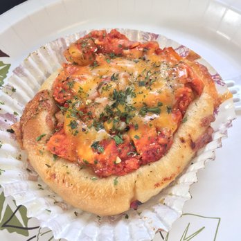 85°C Bakery Cafe-Tukwila - Pastry that's styled like a pizza - Bakeries Near Me - Tukwila, Washington 85°C Bakery Cafe-Tukwila - Pastry that's styled like a pizza - Bakeries Near Me - Tukwila, Washington