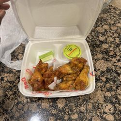 American Deli - 10 piece wings