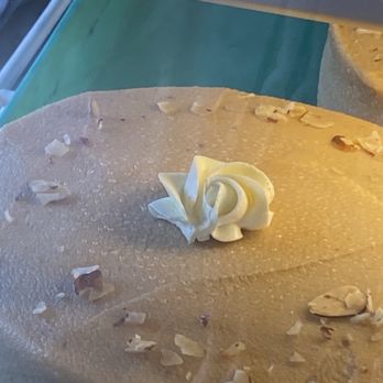 Liliha Bakery - Bakeries Near Me - Honolulu, Hawaii
