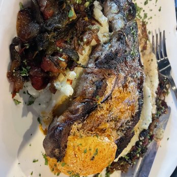 Social House Kitchen and Bar - El Gaucho ribeye ,mashed taters, peppers and chipotle butter. - Burgers Near Me - Bakersfield, California Social House Kitchen and Bar - El Gaucho ribeye ,mashed taters, peppers and chipotle butter. - Burgers Near Me - Bakersfield, California