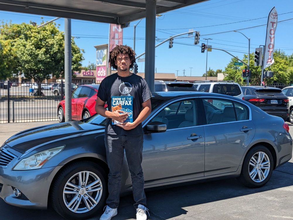 APPROVED AUTOS Updated September 2024 12 Photos & 17 Reviews 5921