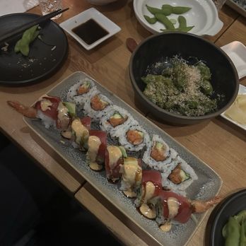 Kuma Sushi + Sake - Salmon Avocado - Sushi Bars Near Me - San Francisco, California