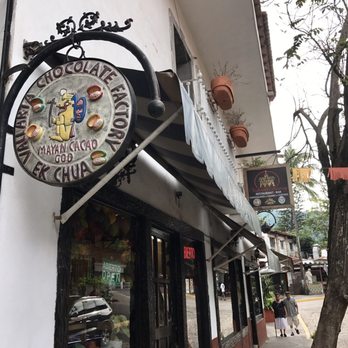 Vallarta Factory - Outside signage - Tobacco Shops Near Me - Puerto Vallarta, JAL Vallarta Factory - Outside signage - Tobacco Shops Near Me - Puerto Vallarta, JAL