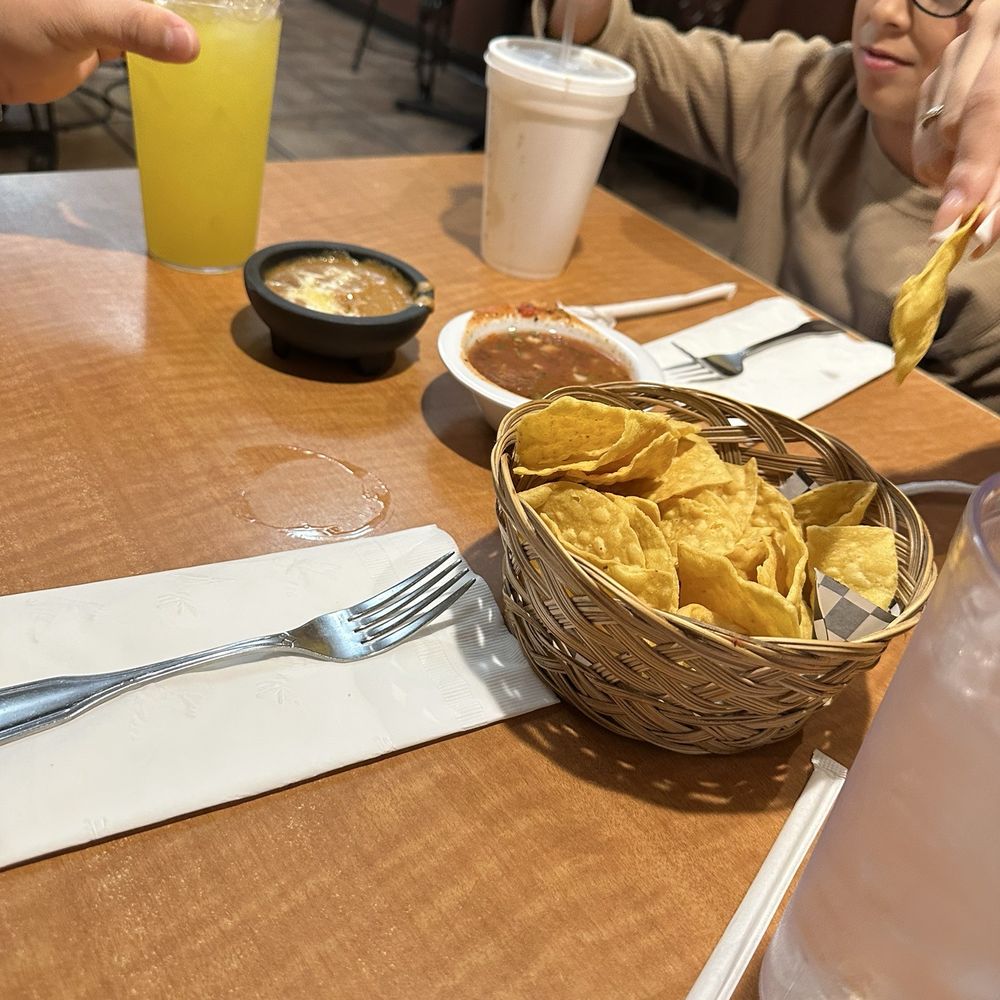 Chips and Salsa w/ bean dip Chips and Salsa w/ bean dip