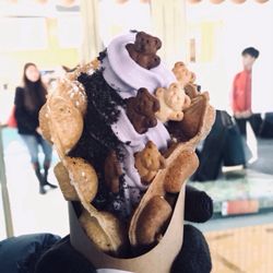 MadWaffle - Madwaffle Madrid: Helado de violetas, ositos de galleta, galleta oreo y gofre mixto