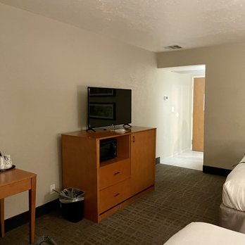 Holiday Inn The Lodge at Big Bear Lake - Big Bear, CA