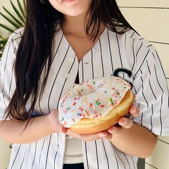 Good Glaze Donuts and Ice Cream - Giant donut. My daughter said it was good - Donuts Near Me - Redlands, California Good Glaze Donuts and Ice Cream - Giant donut. My daughter said it was good - Donuts Near Me - Redlands, California