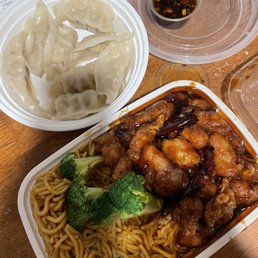 General Tao's Chicken Combination Platter & Steamed Dumplings