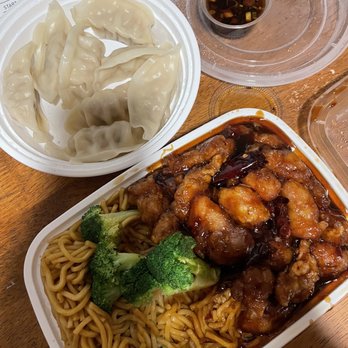No 1 Wok - General Tao's Chicken Combination Platter & Steamed Dumplings - Chinese Near Me - Clermont, Florida No 1 Wok - General Tao's Chicken Combination Platter & Steamed Dumplings - Chinese Near Me - Clermont, Florida
