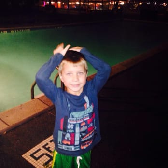 Fairmont Waterfront - Outdoor pool in the rain - Hotels Near Me - Vancouver, British Columbia
