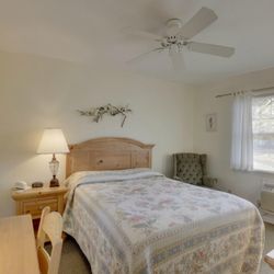 Motel Nauvoo - A bedroom at the Motel Nauvoo