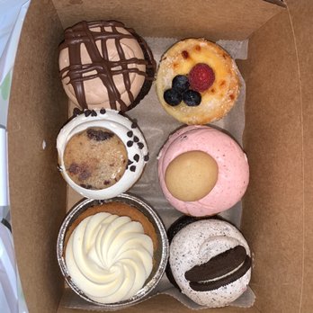 Mia's Bakery - Bakeries Near Me - Brooklyn, New York