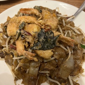 Little House Malaysian Kitchen - Salted Egg Prawn Chow Fun - Malaysian Near Me - Brooklyn, New York Little House Malaysian Kitchen - Salted Egg Prawn Chow Fun - Malaysian Near Me - Brooklyn, New York