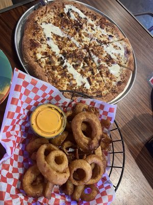 District Eat & Play by null