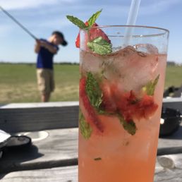 Wonderful service, delicious mojitos !