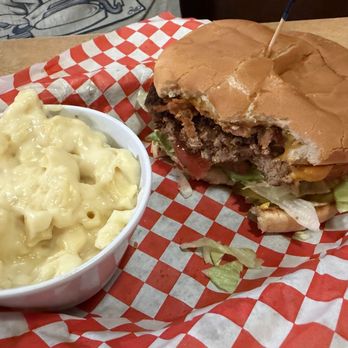 A&E Grill - Bacon cheeseburger with white cheddar mac - New American Near Me - Chickasha, Oklahoma A&E Grill - Bacon cheeseburger with white cheddar mac - New American Near Me - Chickasha, Oklahoma