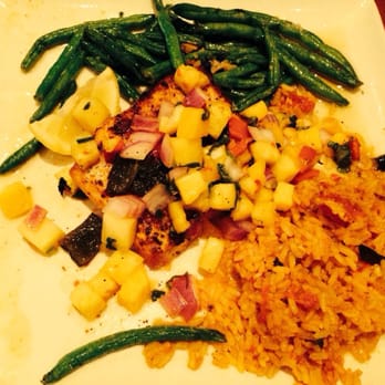 Weber Grill Restaurant - Mahi Mahi with mango salsa and green beans - Barbeque Near Me - Lombard, Illinois Weber Grill Restaurant - Mahi Mahi with mango salsa and green beans - Barbeque Near Me - Lombard, Illinois