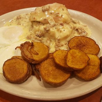 Good Day Café - Biscuits and gravy - Breakfast & Brunch Near Me - Golden Valley, Minnesota