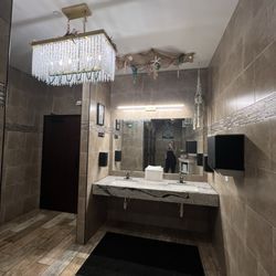 Tailgators Pub & Grill - 12/7/25 ladies room