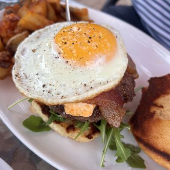 Nutwood - burger - New American Near Me - Winter Haven, Florida