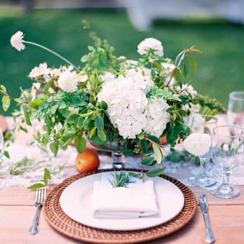 Harvesting Love Events - Our beautiful table arrangement - Wedding Planning Near Me Harvesting Love Events - Our beautiful table arrangement - Wedding Planning Near Me