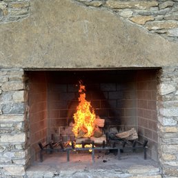 Outdoor fireplace