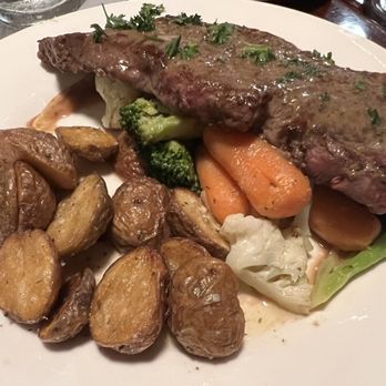 BISTORO - Steak au Poivre - Spanish Near Me - Pueblo, Colorado BISTORO - Steak au Poivre - Spanish Near Me - Pueblo, Colorado