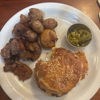 Picnik - Burnet Road - Hot Honey Chicken Sandwich - New American Near Me - Austin, Texas