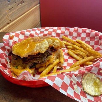 Fusion Burger - Burgers Near Me - Eugene, Oregon