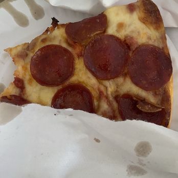 Brooklyns Berwyn Subs - Pepperoni pizza slice - Pizza Near Me - Berwyn, Illinois