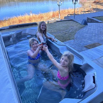 Destination Big Bear - Hot Tub on the lake! - Vacation Rentals Near Me - Big Bear Lake, California Destination Big Bear - Hot Tub on the lake! - Vacation Rentals Near Me - Big Bear Lake, California