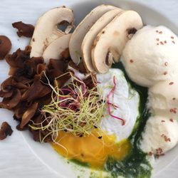 Ô Puits - L'œuf poché aux champignons avec une chantilly au parmesan...