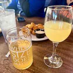 Rudino's Pizza & Grinders - Beer and mimosa