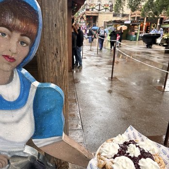 Knott's Merry Farm - Funnel cake! - Amusement Parks Near Me - Buena Park, California Knott's Merry Farm - Funnel cake! - Amusement Parks Near Me - Buena Park, California