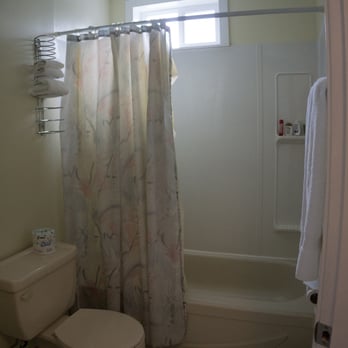 Hotel Squamish - ROOM 205 -- bathroom. we put down some towels on the floor so that we keep everything clean :P - Hotels Near Me - Squamish, British Columbia