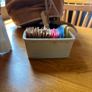 Cracker Barrel Old Country Store - Dirty condiment holder - Southern Near Me - Douglasville, Georgia