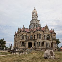 Exterior photo of Edgar County Courthouse - Paris, Illinois Exterior photo of Edgar County Courthouse - Paris, Illinois