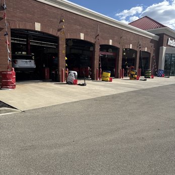 Tire Discounters - 8 service bays - Tires Near Me - Noblesville, Indiana