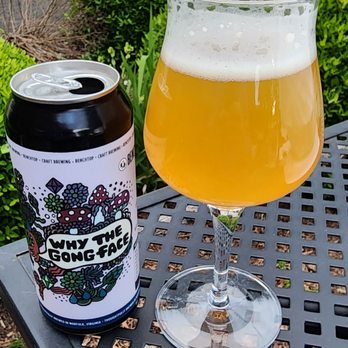 Benchtop Brewing - a glass of beer and a can - Breweries Near Me - Norfolk, Virginia