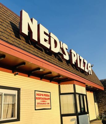 Ned's Pizza by null